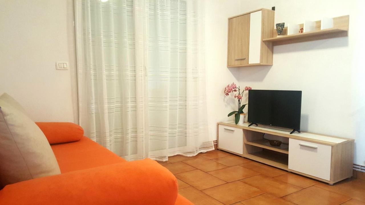 The Orange One Apartment Новиград Екстериор снимка